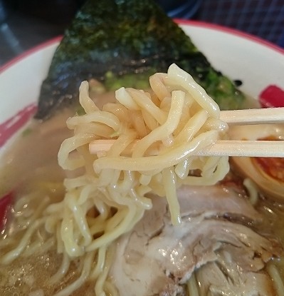 まめぞうラーメン　麺