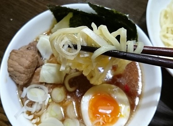 マルちゃん正麺　つけ麺　豚骨醤油