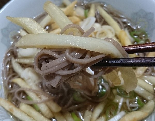 フライドポテトそばの試食